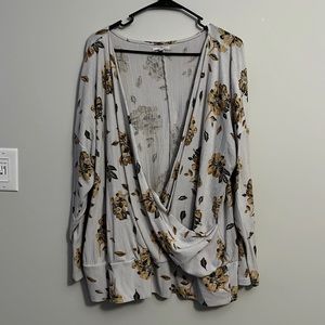 Maurices Sunflower cross cross sweater/long sleeve shirt size XXL lightly worn
